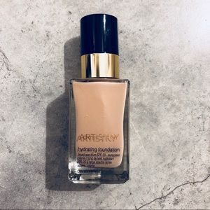 Artistry Hydrating Foundation